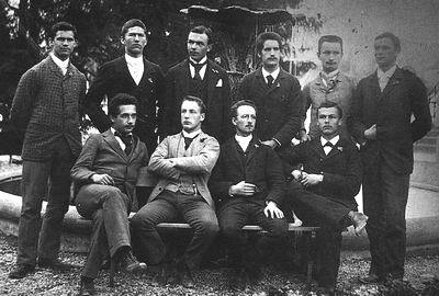 Эйнштейн с группой учащихся в Аарау, октябрь 1896