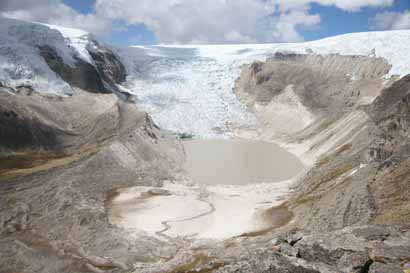 Морена от ледника Кори-Калиса, год 2006