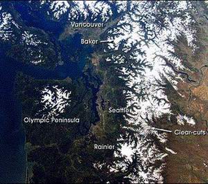 Спутниковая фотография Олимпика и Каскадных гор (NASA)