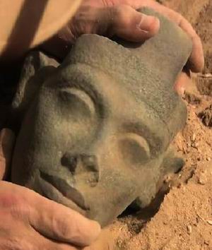 Голова Нефертити-1 из фильма «Одиссея Нефертити»