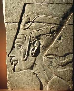 Нефертити-12. Рельеф. Каирский музей