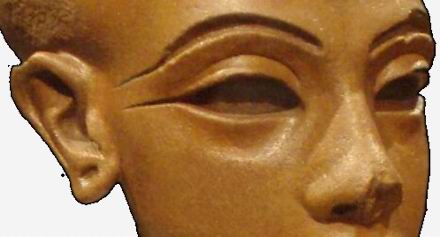 Голова дочки Нефертити (подделка)